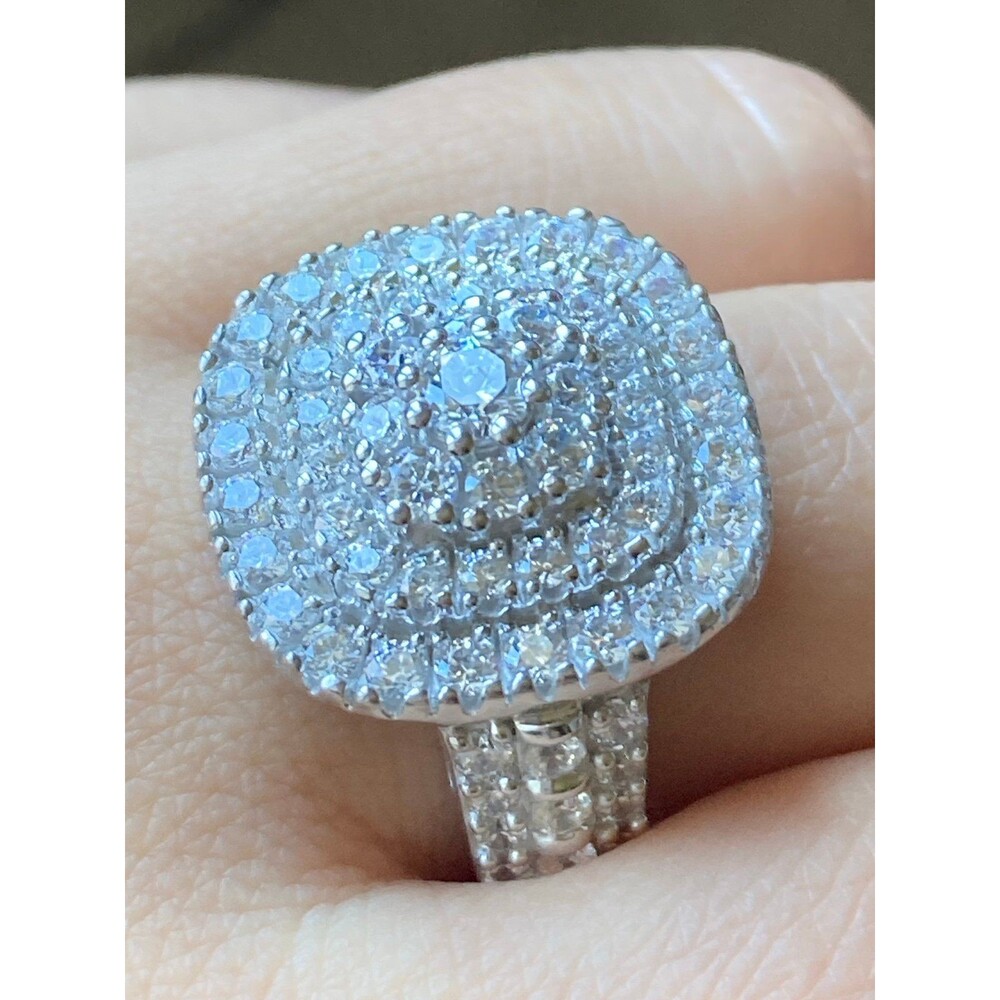 Stunning 925 Sterling Silver Simulated Diamond Ri… - image 2